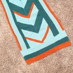 Hand knit scarf/wrap in Earth tones 🌎